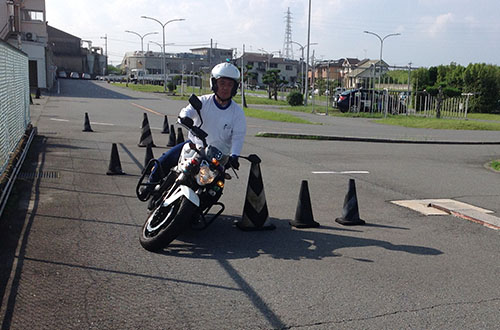 普通自動車